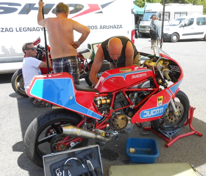 guided classic motorcycle tour spa francorchamps bikers classics -