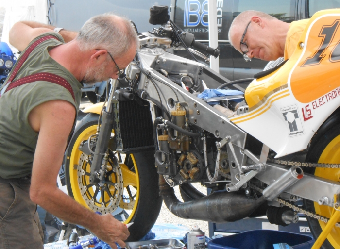 guided classic motorcycle tour spa francorchamps bikers classics -